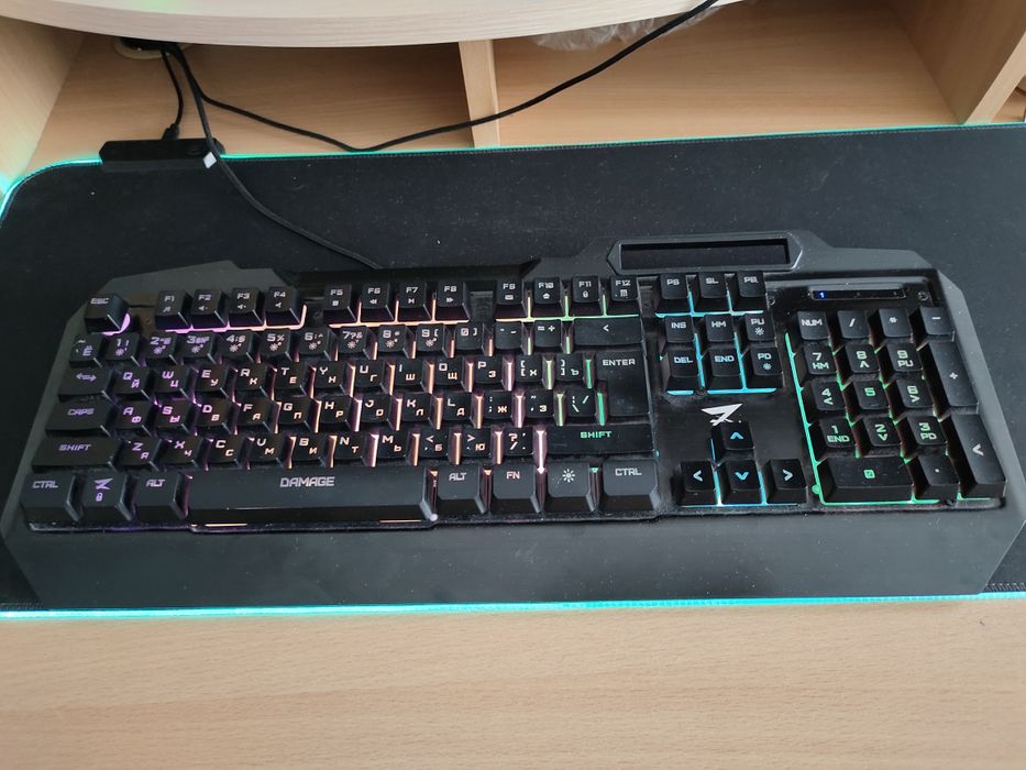 Продам клавиатуру