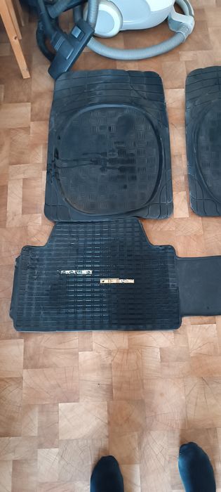 Продам полики для авто универсальные