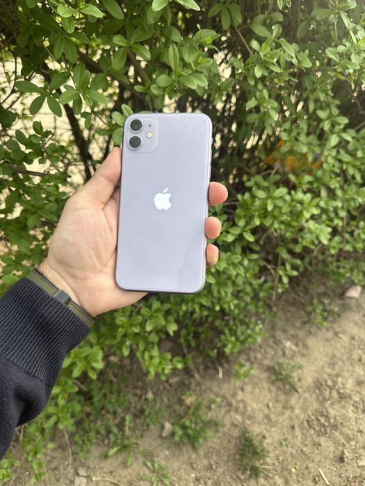 Продам телефон айфон 11