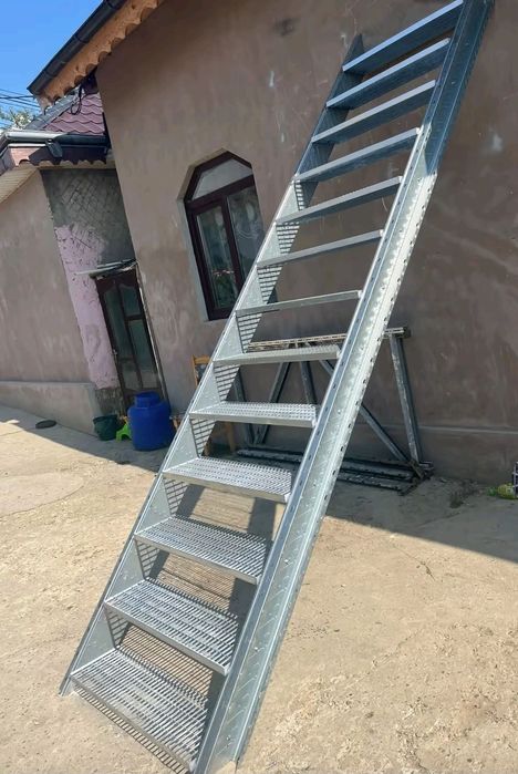 Scări metalice zincata