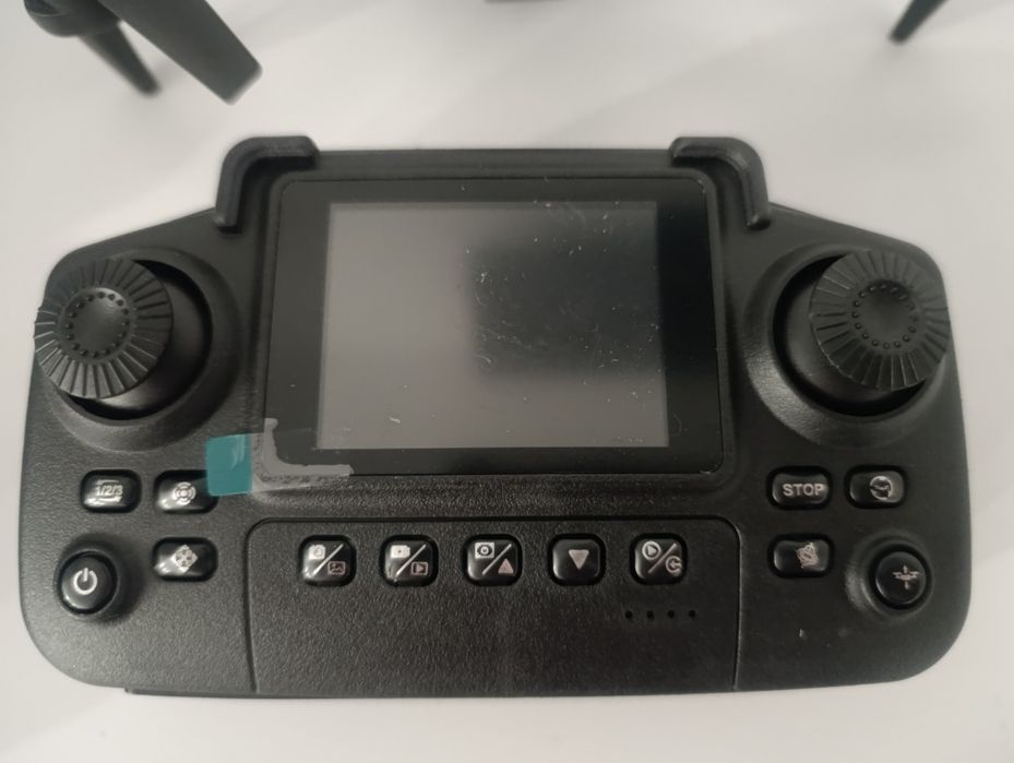 Drona Cassra cu telecomanda cu ecran