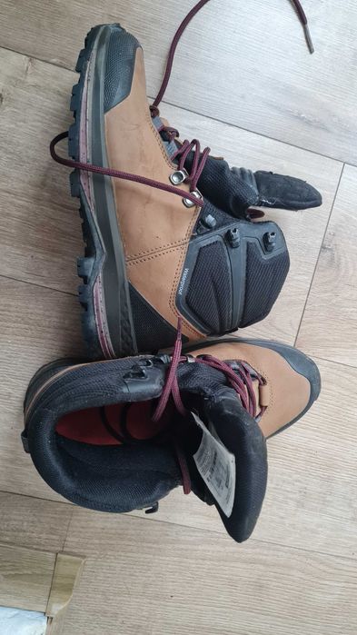 Bocanci FORCLAZ din piele Impermeabili Trekking MT100 Damă marime 38