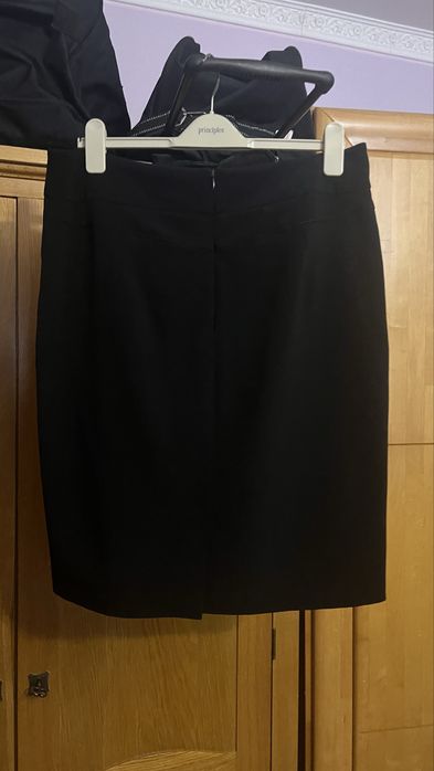 Fusta neagra eleganta (Office)