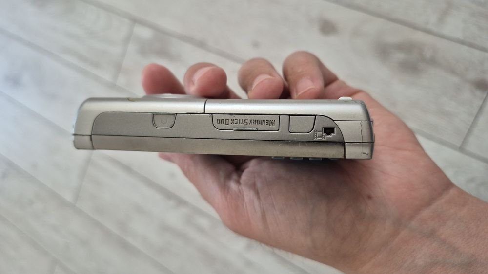Sony Ericsson P990i