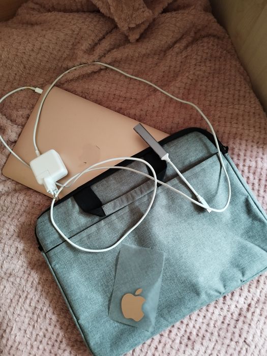Macbook Air 13 M1 8GB RAM 256GB SSD