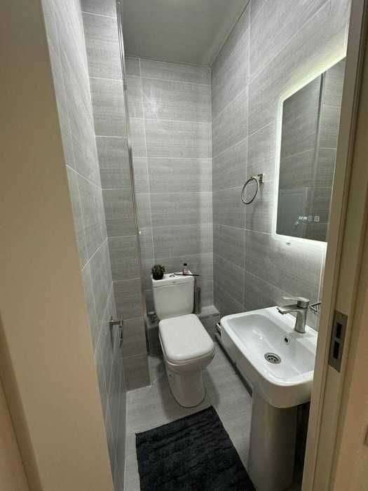 Срочно Новомосковская 3-х комнатная