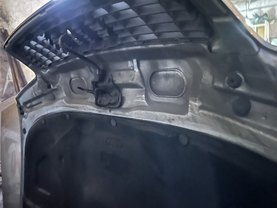 Продам капот на Ауди а4 б5