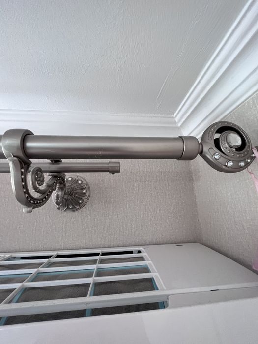 Продам шторы с карнизом