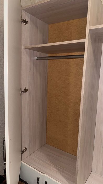 Продам прихожую б/у