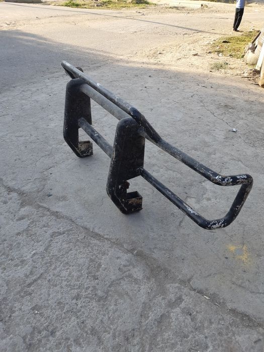 Кенгурятник на Ниву