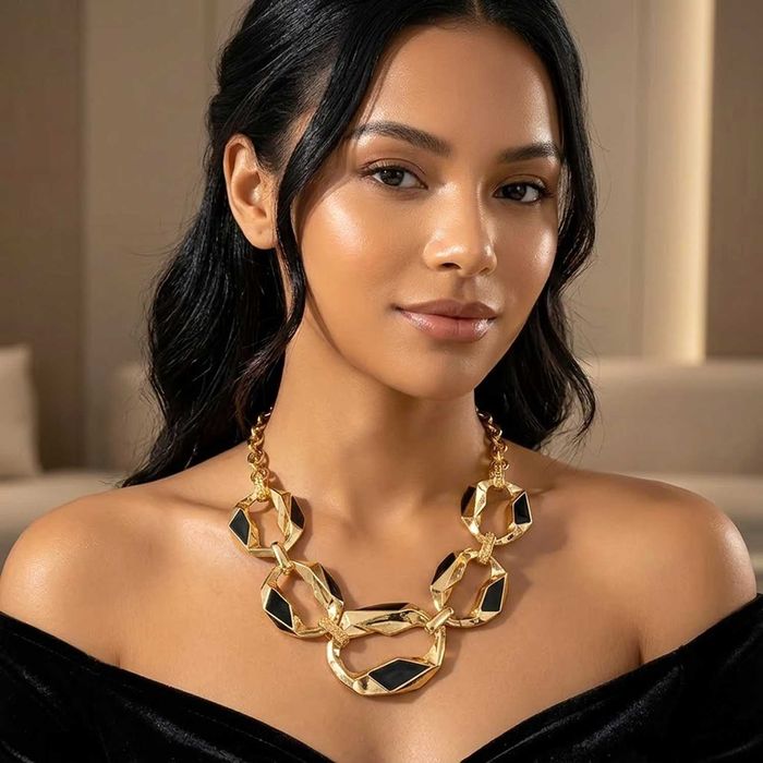 Модерно и изискано геометрично колие