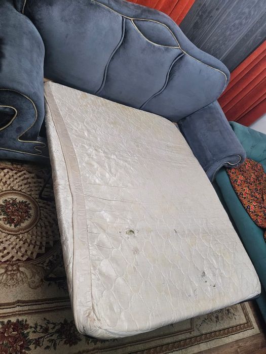 Продам спальный гарнитур