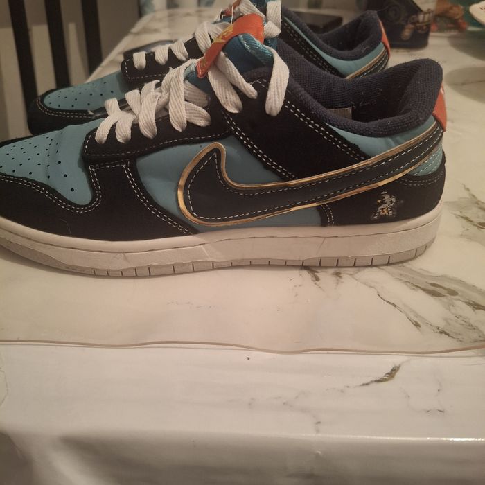 Продам Кроссовки Nike