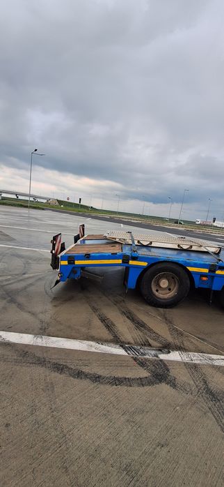 Transport utilaje grele ,agabaritice Trailer de inchiriat