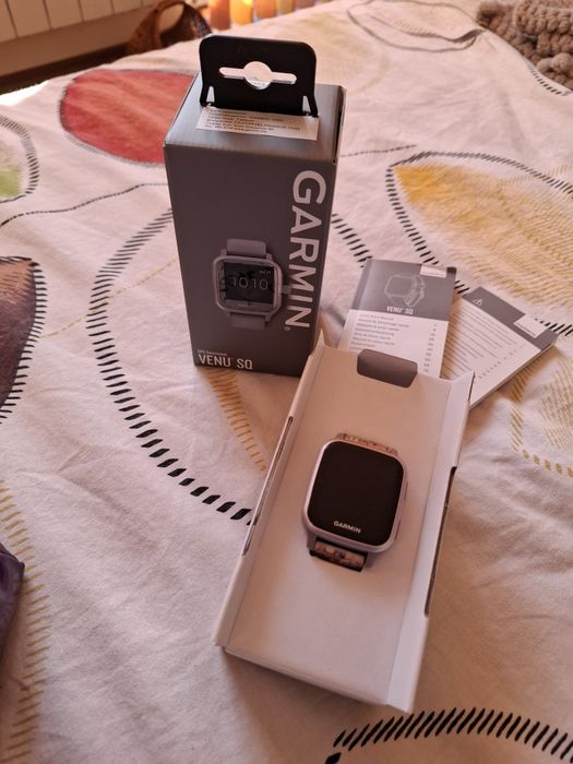 Смарт часовник Garmin Venu SQ