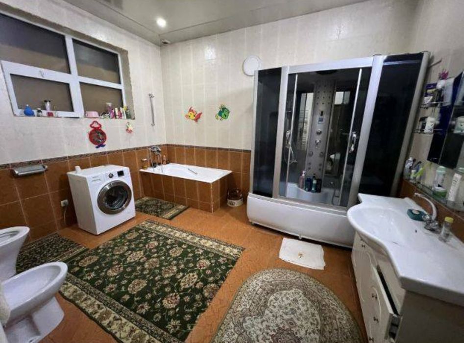 Сергели мошина бозор торисида жойлашган уй сотилади