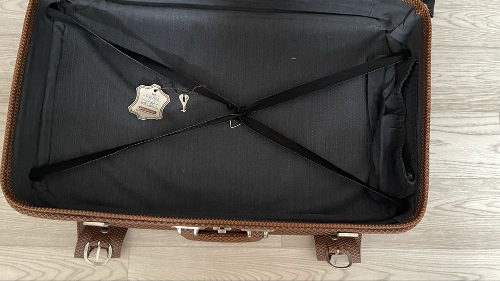 Чемодан кожаный Чехословакия