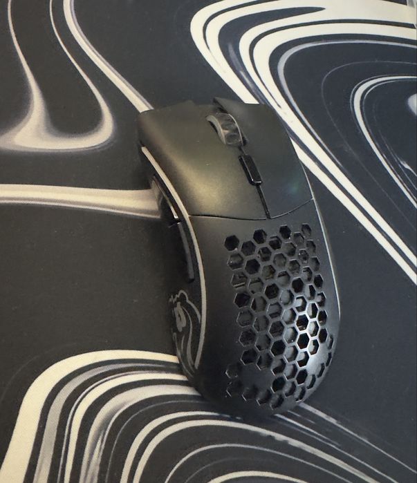 Vand un mouse glorious model D wireless