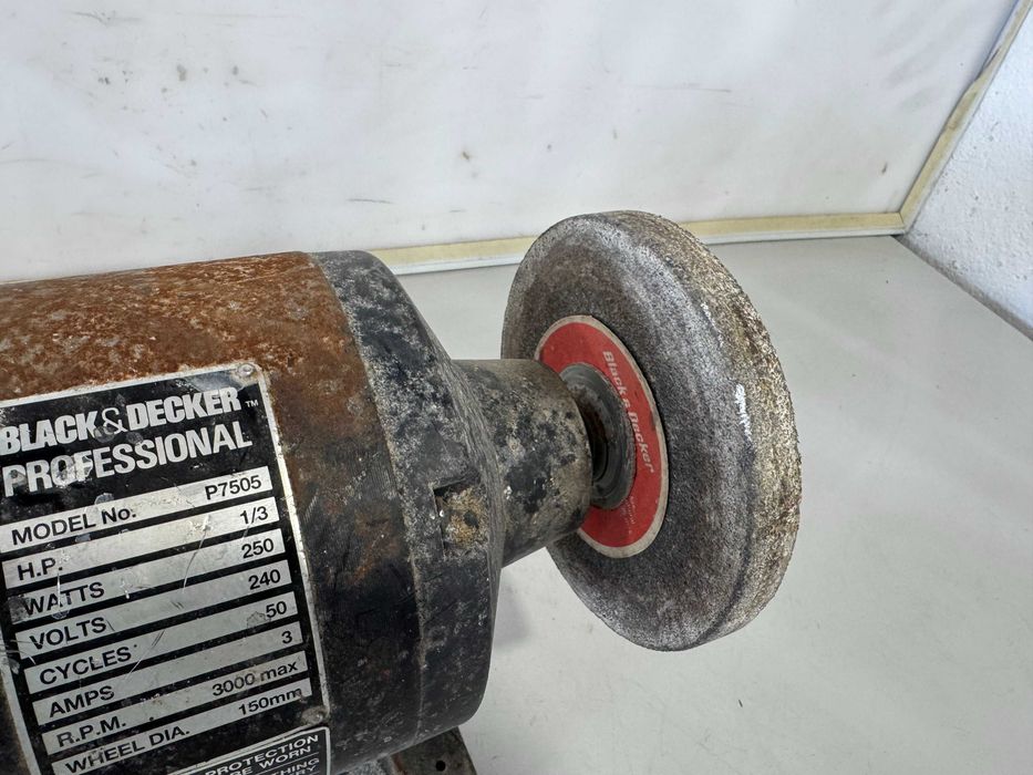 Шмиргел Black and Decker 2бр. 250W