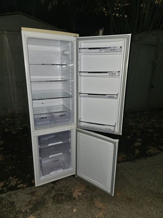 Продаётся холодильник Артел рабочий