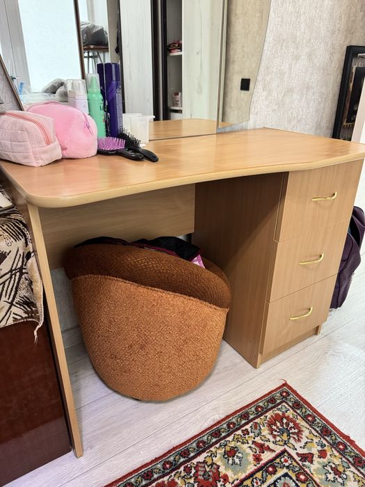 Туалетный столик