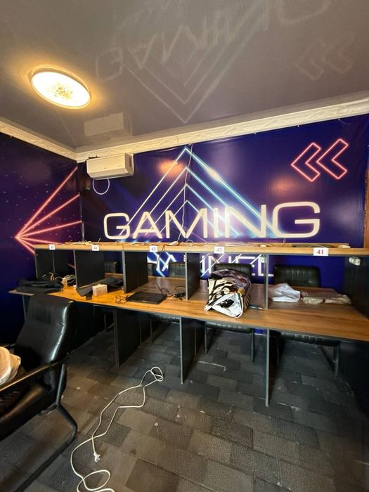 Kompyuter stol sotiladi