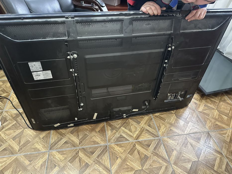 телевизор LG рабочий