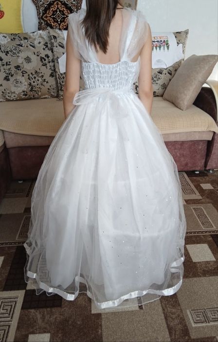 Продам платья на девочку