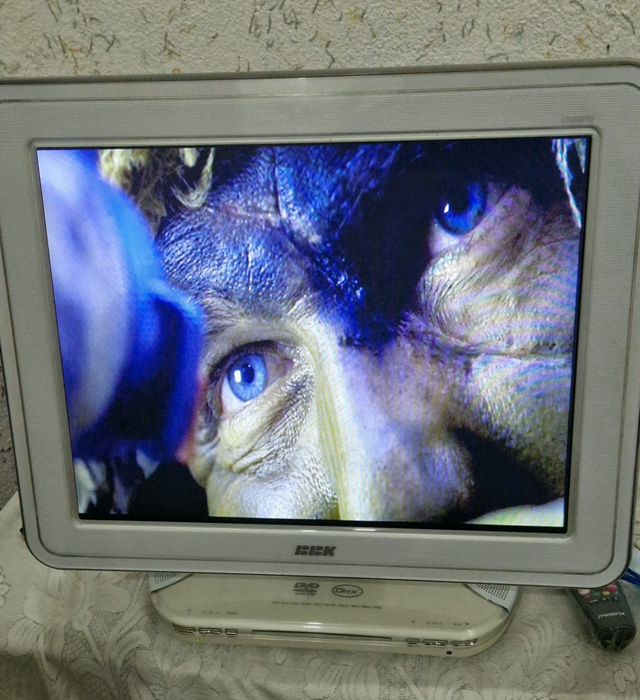 Унверсал манитор дивиди телвизор 3 вадном  BBK