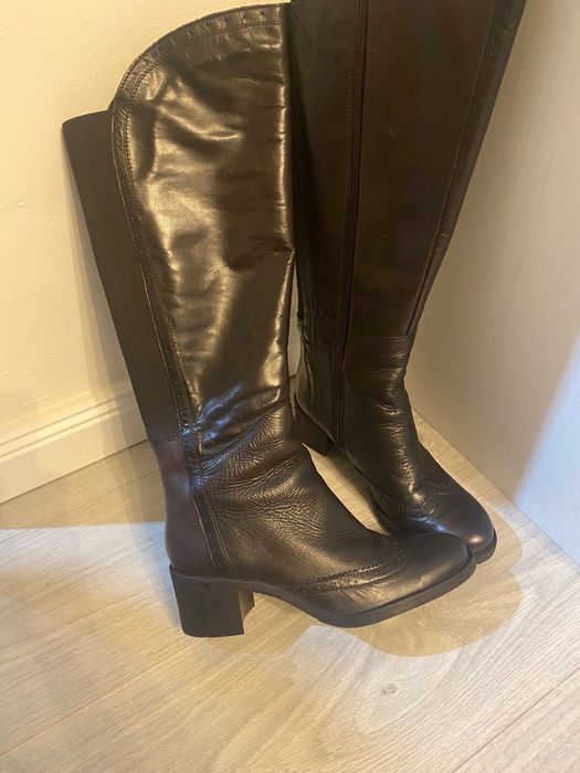 Високи ботуши номер 39