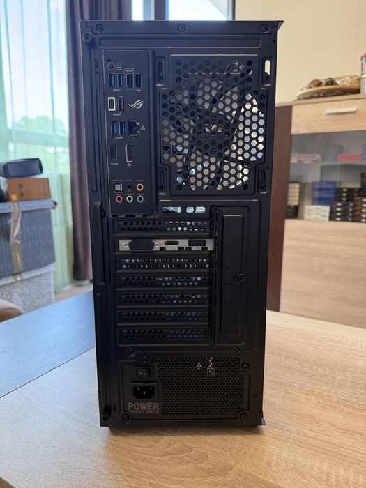 Гейминг компютър Ryzen 5 / RTX 3050 / 32GB RGB / NVMe SSD