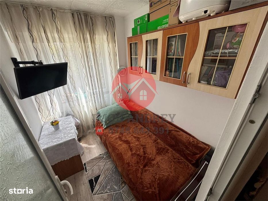 Ap. 4 camere Vest, etaj 2, mobilat, centrala pe gaz, 67 mp