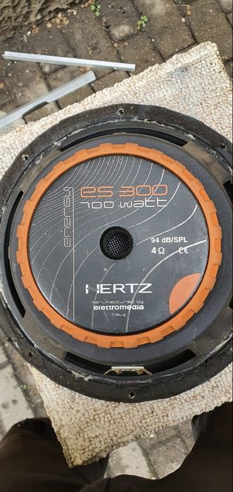 Продам сабвуфер. HERTZ