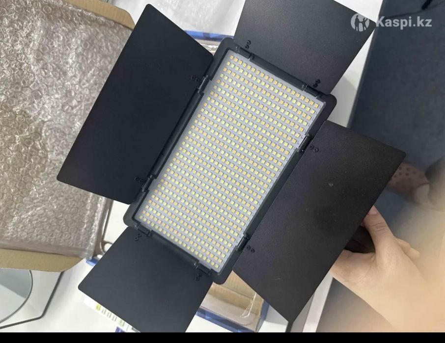 Продаю видео свет pro LED 600