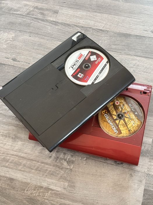 Продавам 2 PS3 slim