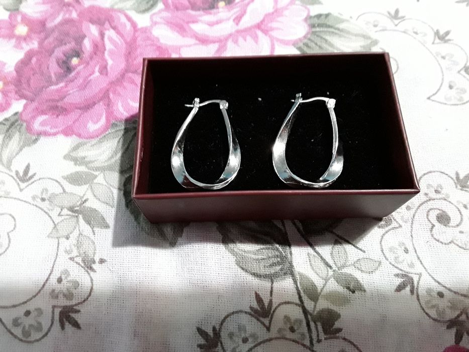 Vând Cercei Dama Noi