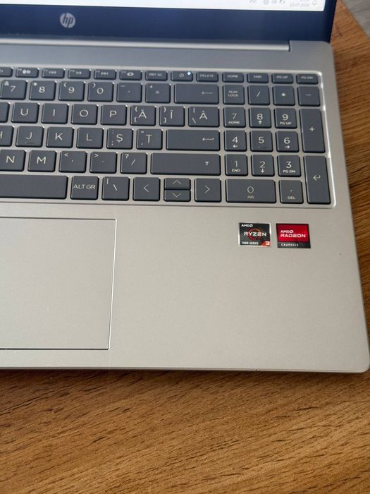 HP noutbuk holati zor aybi yoʻq batareya 2 sogot