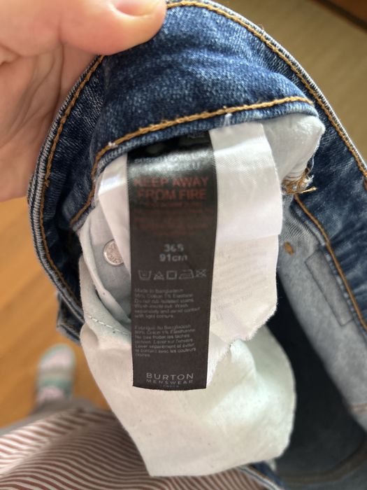 Blugi burton marimea 36 s