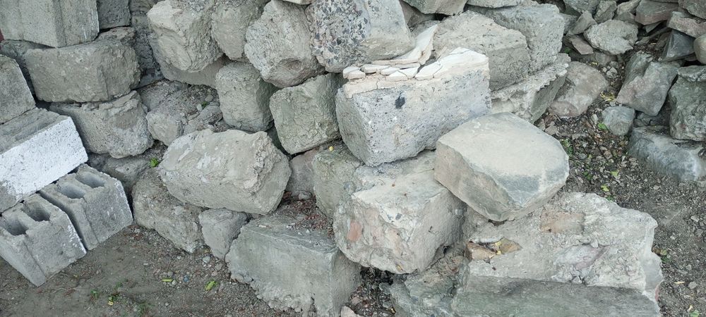 Отдам бесплатно песок блок