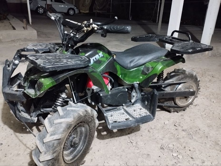 Трицикл  бензиновый сотилади нархини келишамиз