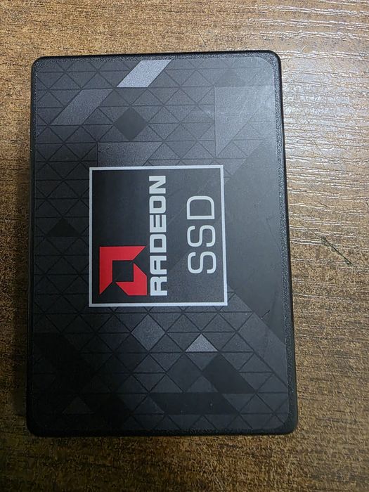 Ssd 256gb 2.5 в отличном состоянии