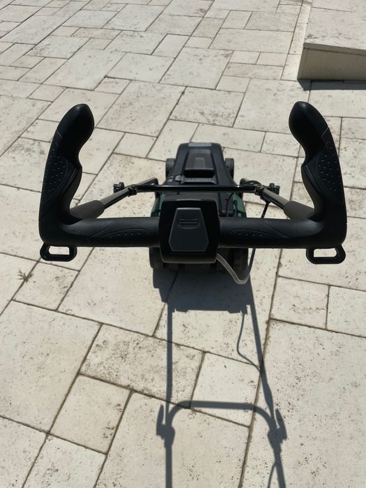 Masina de tuns gazon/iarba electrica Bosch UniversalRotak 450, putere 1300 W