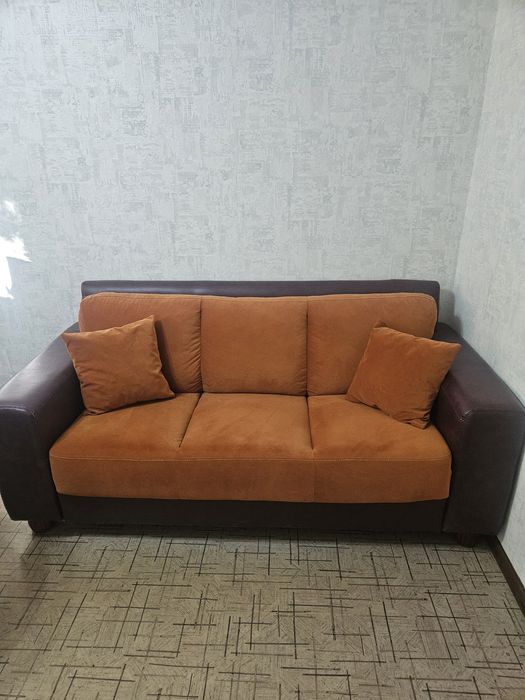 Продам диван для дома и офиса.