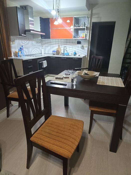 Трапезни столове