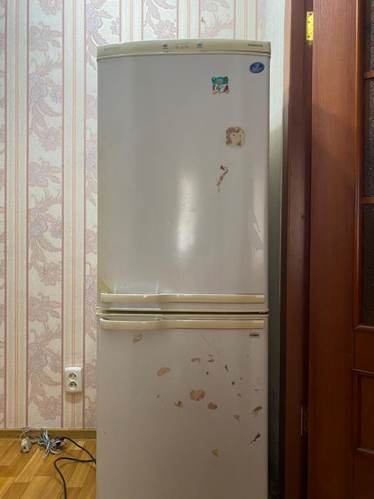 Холодильник Samsung