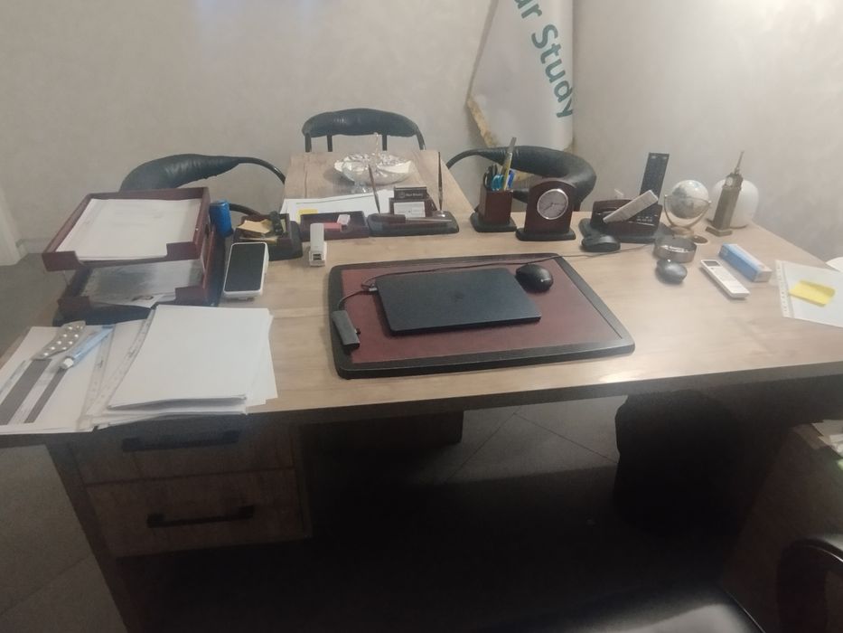 директорский стол