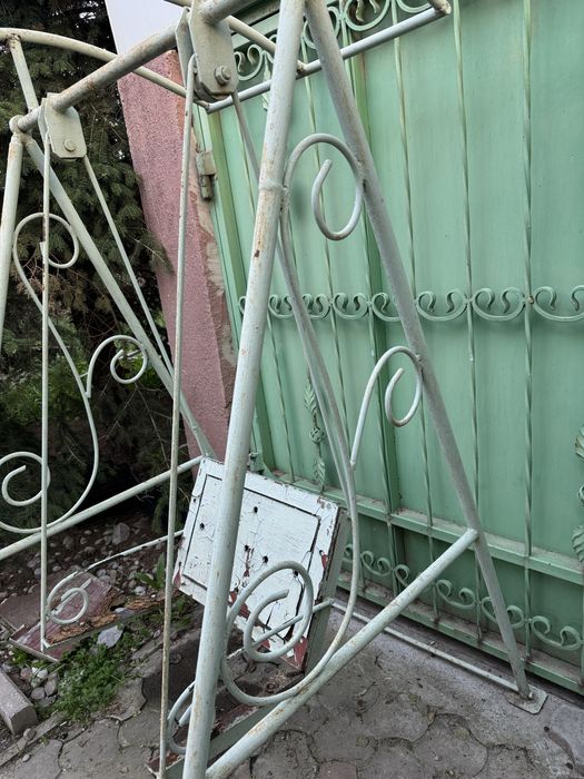 Продается качеля железная