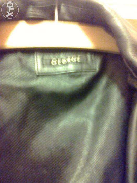 Haina piele neagra marca George, Anglia, cu fermoar, larga