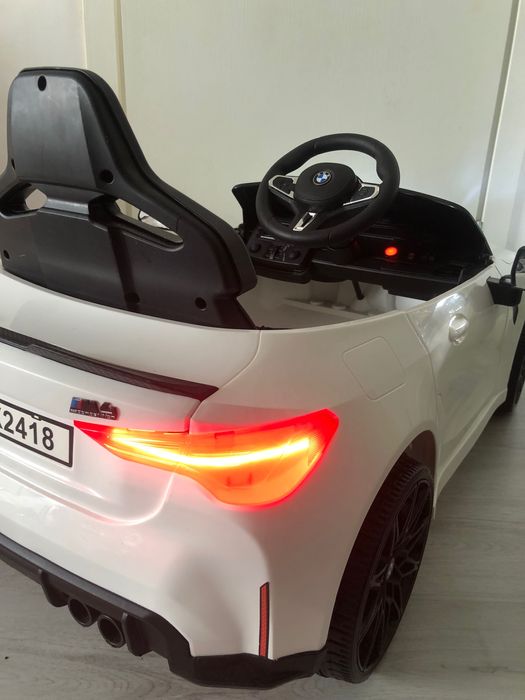Mașinuța electrică BMW M4