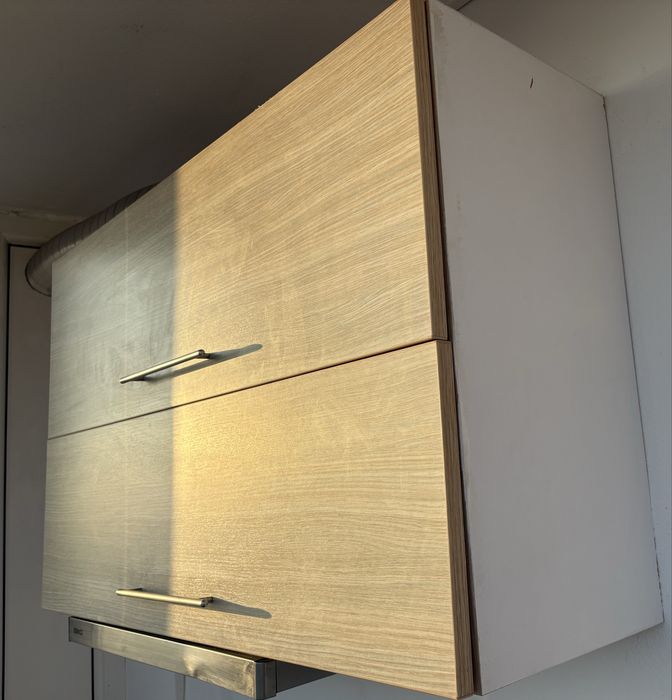 Vand hota Beko cu dulap incorporata cu tub pentru ventilare naturala